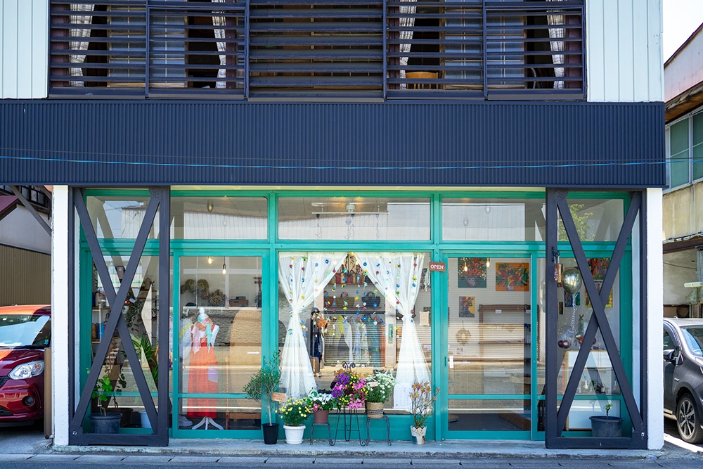 shop&galleryツギハギヤ