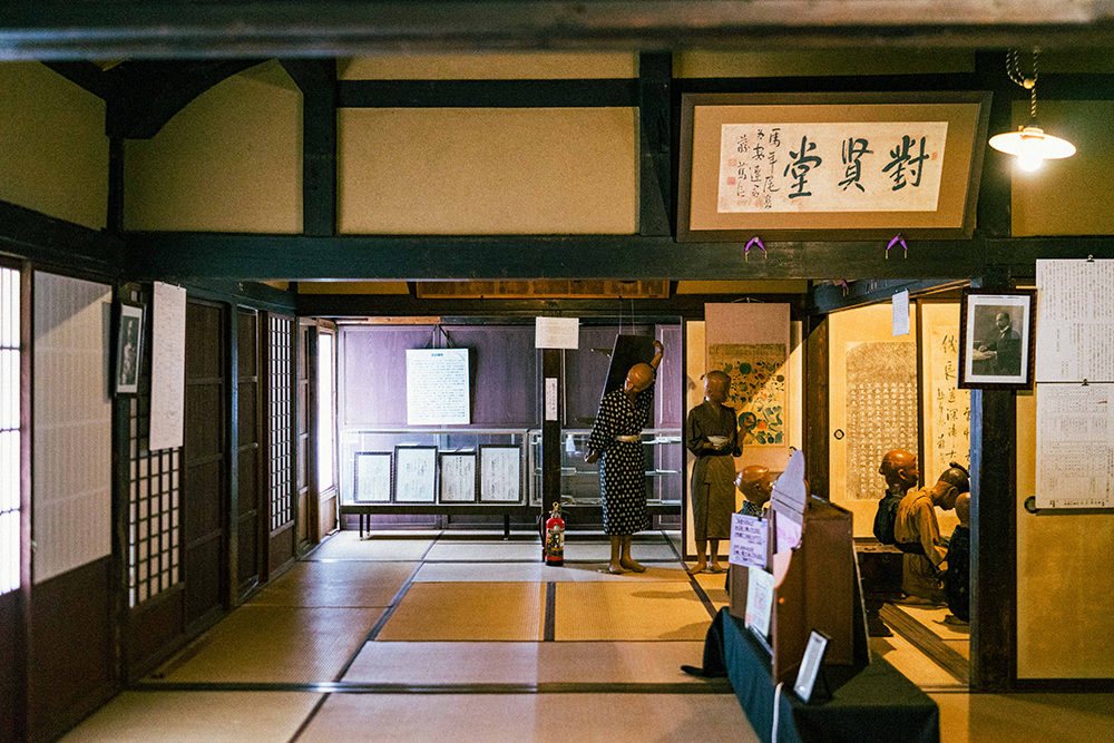 安達峰一郎博士生家